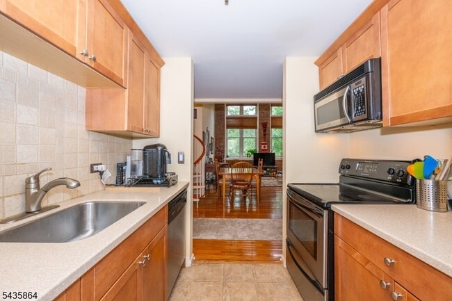 262 Main St Unit 204