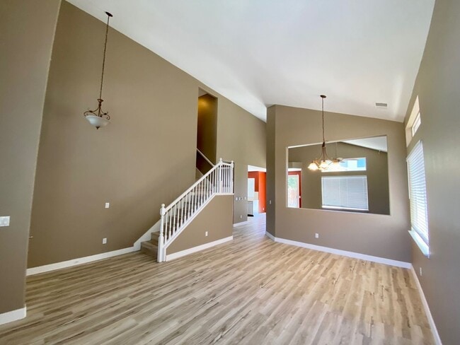 Photo - 4 bedroom close to freeway, parks and shopping