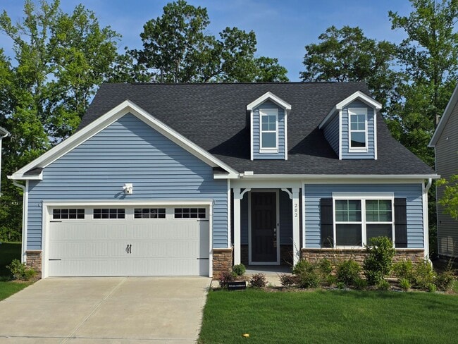 4 spacious bedrooms and 3 full bathrooms a... - 4 spacious bedrooms and 3 full bathrooms a... House