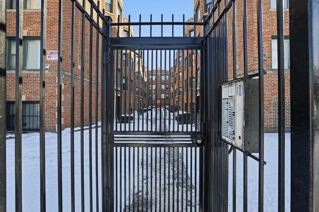 Photo - 7501-7509 S Stewart Ave