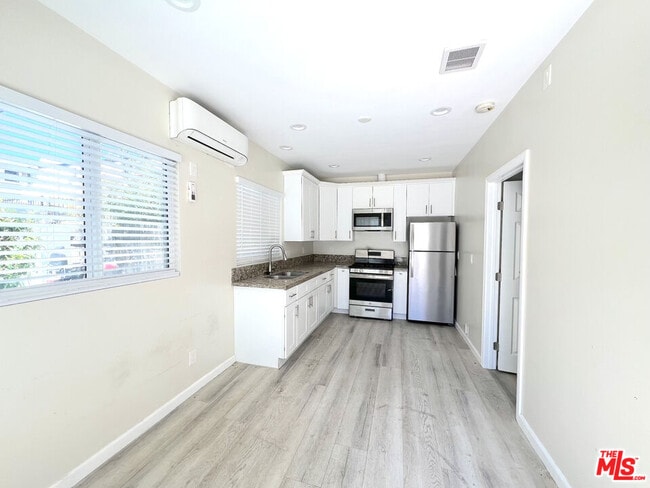 Photo - 1830 S Gramercy Pl