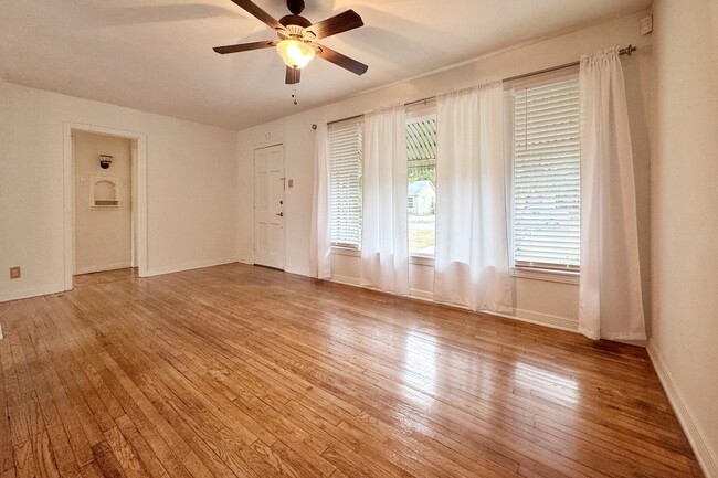 Photo - 718 Cordell St