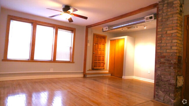Building Photo - 1237 W 32nd Pl Unit 1 Rental