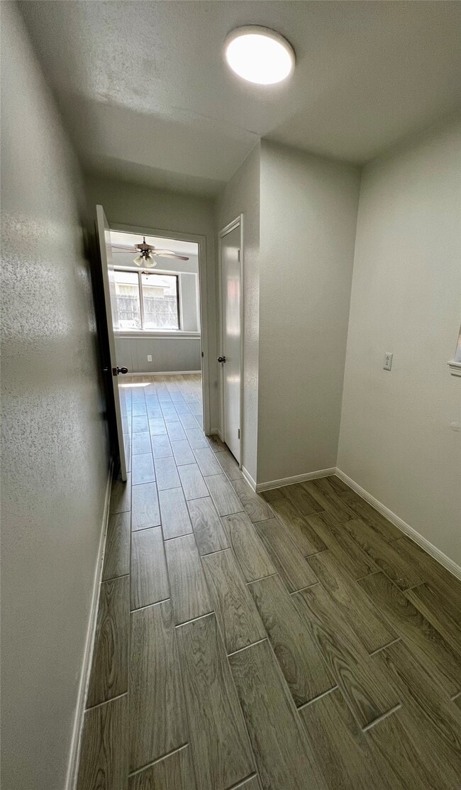 Photo - 4030 Thistledown Dr