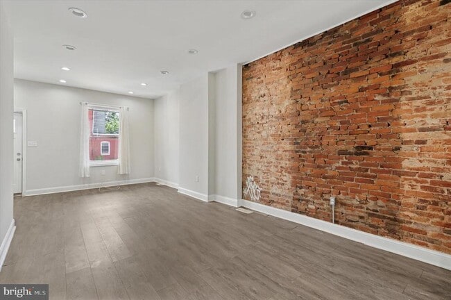 Photo - 2835 W Montgomery Ave