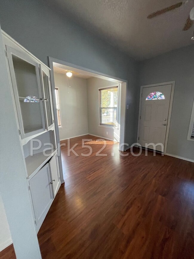 Photo - 3 Bedroom Tacoma Single Family Home- Pet Friendly!