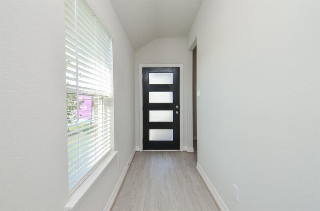 Photo - 7402 Sunlit Hbr Dr