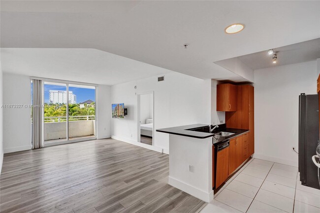 Building Photo - 2775 NE 187th St Unit 202