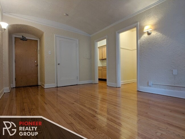 Photo - 556 W Arlington Pl