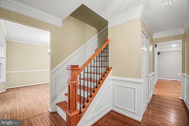 Photo - 16200 Edgewood Dr
