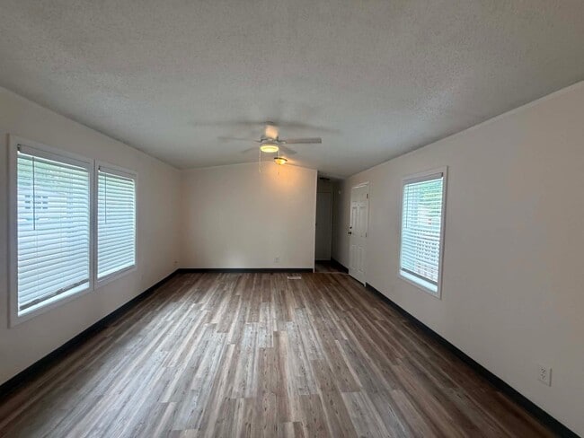 Photo - 1236 N Oaklane Rd