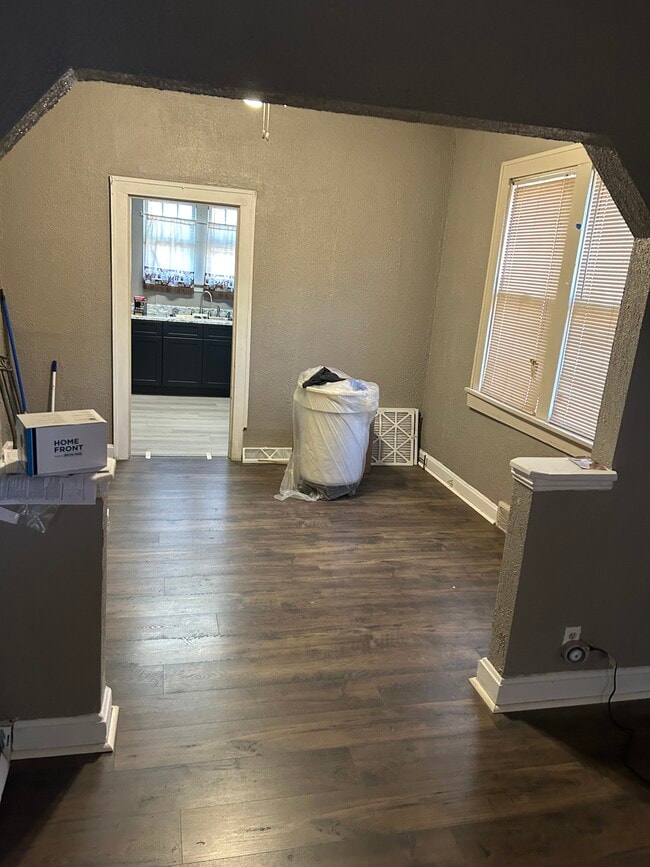 Photo - 863 N 74th St