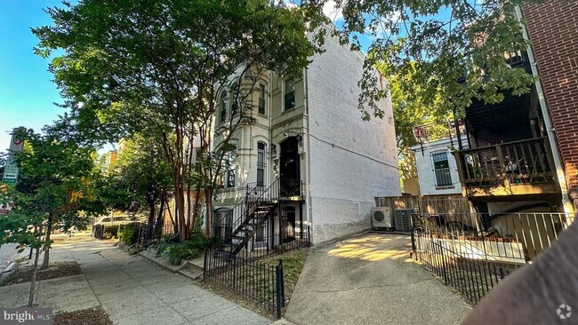 Building Photo - 1401 12th St NW Unit B Rental