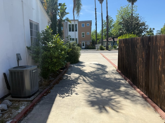 Photo - 5408 Morella Ave