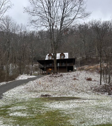 Building Photo - 573 Centre St