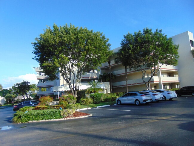 Photo - 3186 Via Poinciana Unidad 310