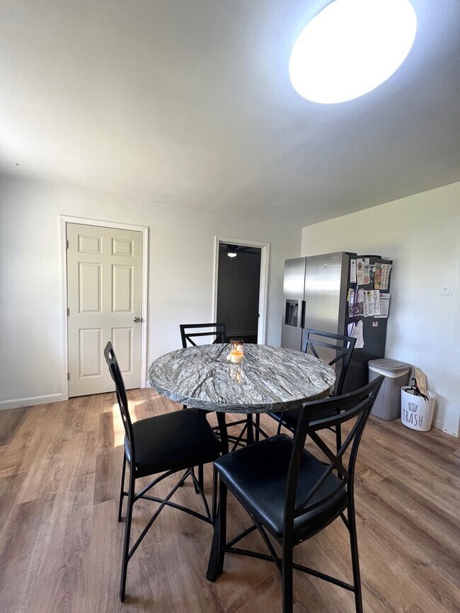 Photo - 325 Ferguson Ave