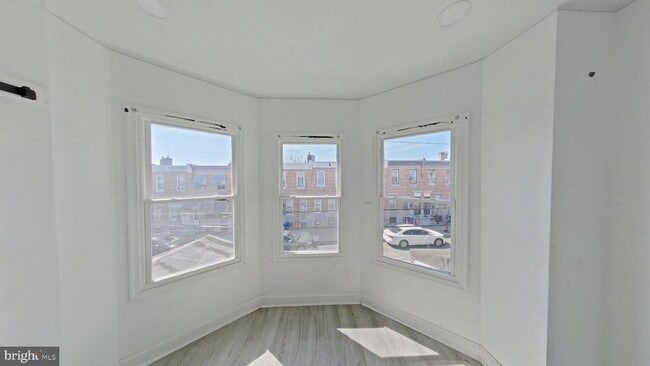 Photo - 3331 N Howard St