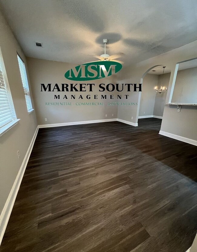 Photo - **APPLICATION PENDING!! UPDATED RICE HOPE TOWNHOME