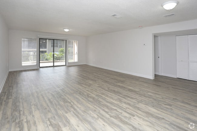 3BR,2BA_1,370 SF