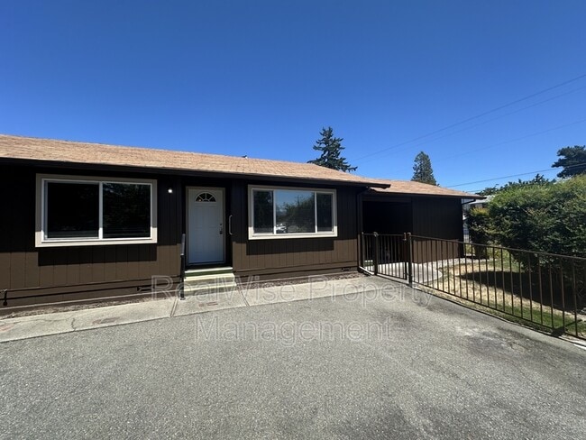Building Photo - 702 SW Isham St Unit A Rental