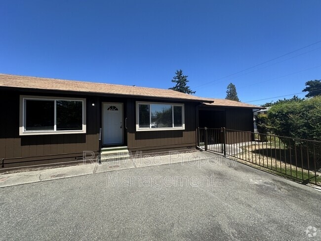 Building Photo - 702 SW Isham St Unit A Rental