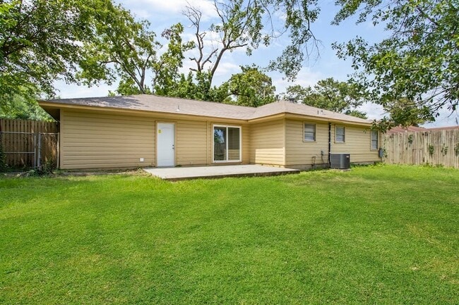 Photo - 13226 Rockglen St