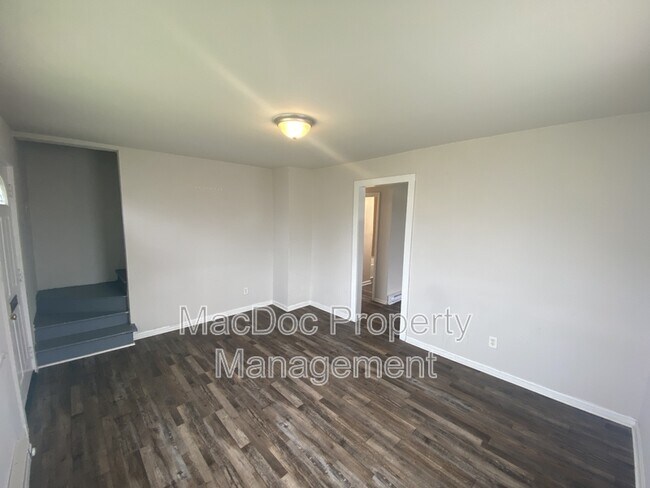 Photo - 1500 Airport Ave