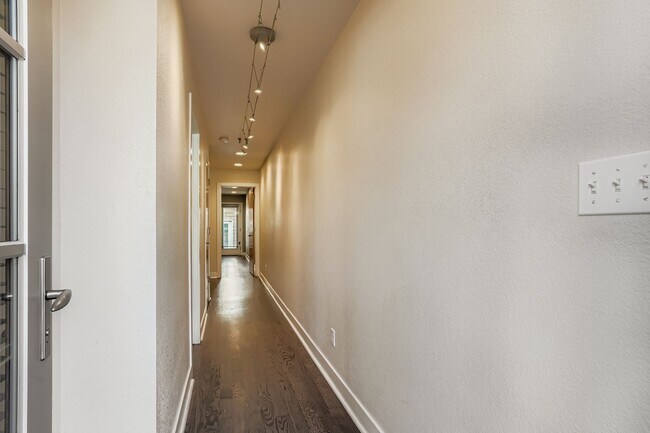 Photo - 356 W Archer Pl