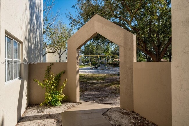 Building Photo - 6065 NW 186th St Unit 306