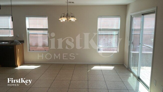 Photo - 617 Brinkburn Point Ave