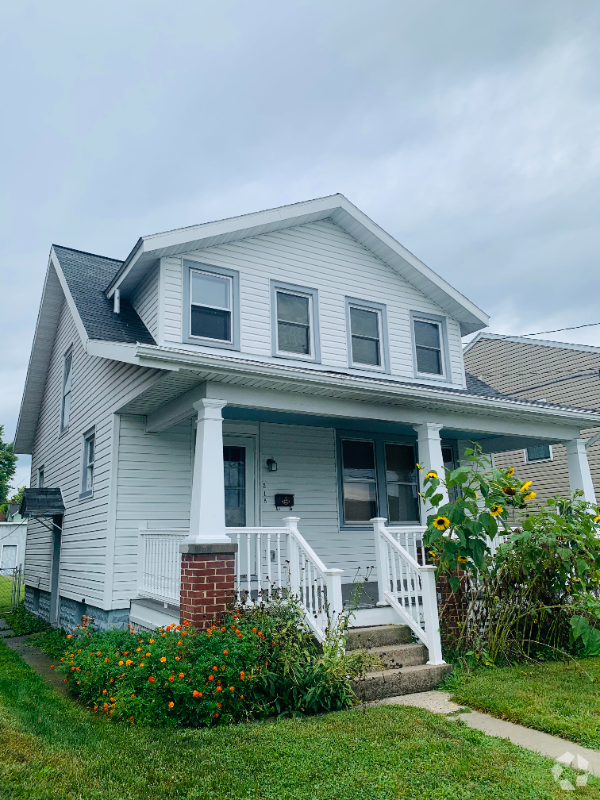 Building Photo - 318 E Middle St Rental