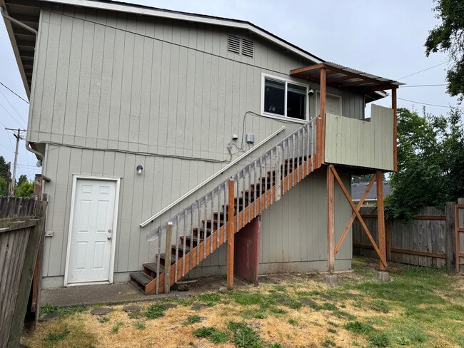 Photo - Beautifully updated private upstairs apartment in a great neighborhood!