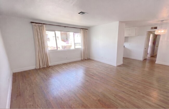 Photo - 604 E Orange Grove Ave