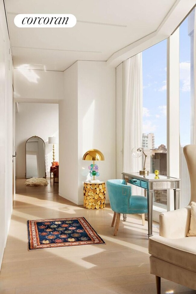 Photo - 100 E 53rd St