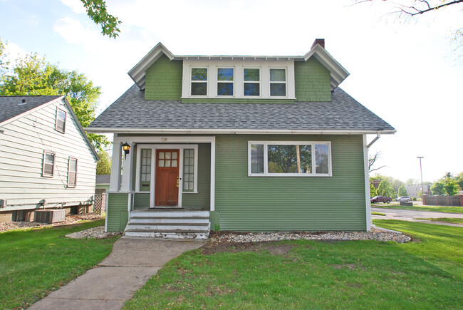 Exterior - 729 11th Ave House