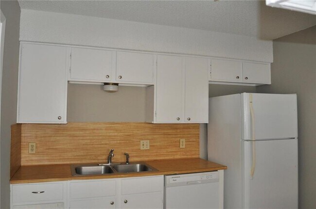 Photo - 9406 Teasdale Terrace