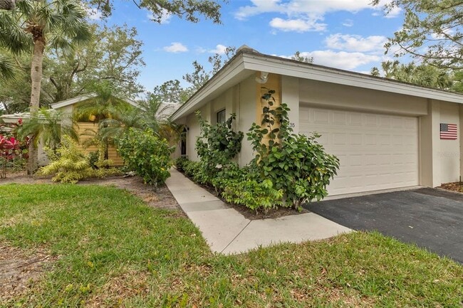 235 Southampton Ln
