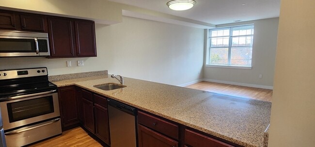 Building Photo - 20 Pond St Unit 302