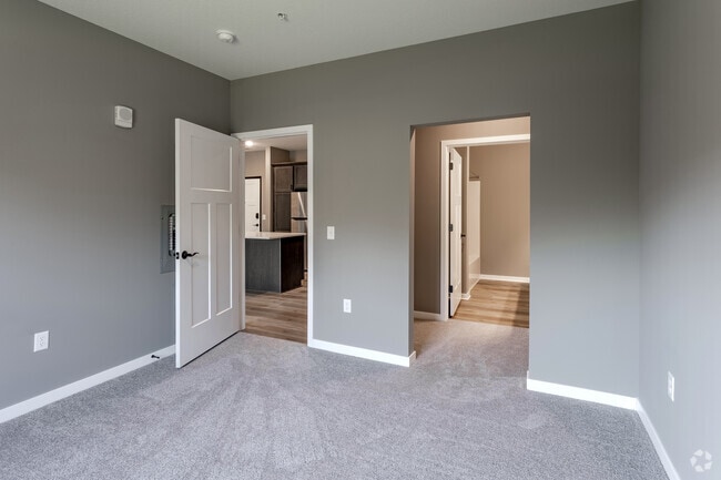 2BR, 2BA - 956SF - Primary Bedroom - The Flats on 14th