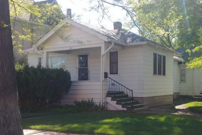 Photo - 307 S 3rd St