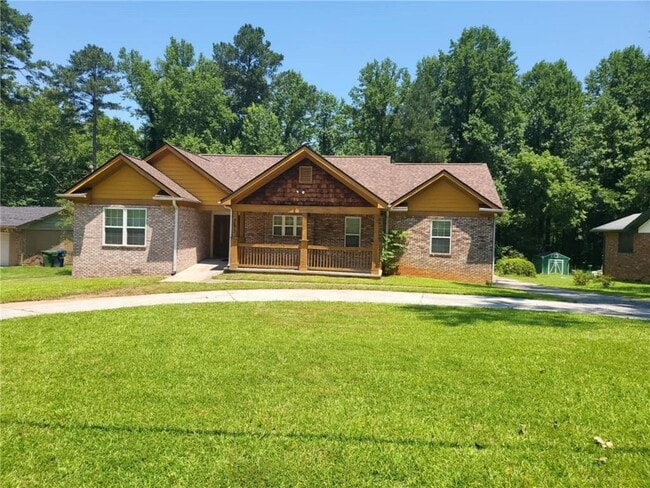 Photo - 3873 King Edward Trail SW