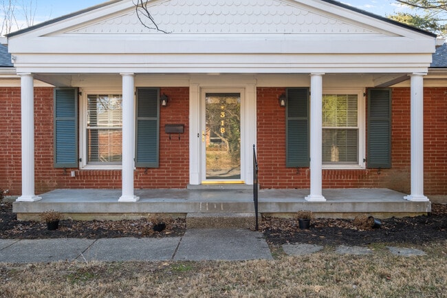 Photo - 318 Castleview Dr