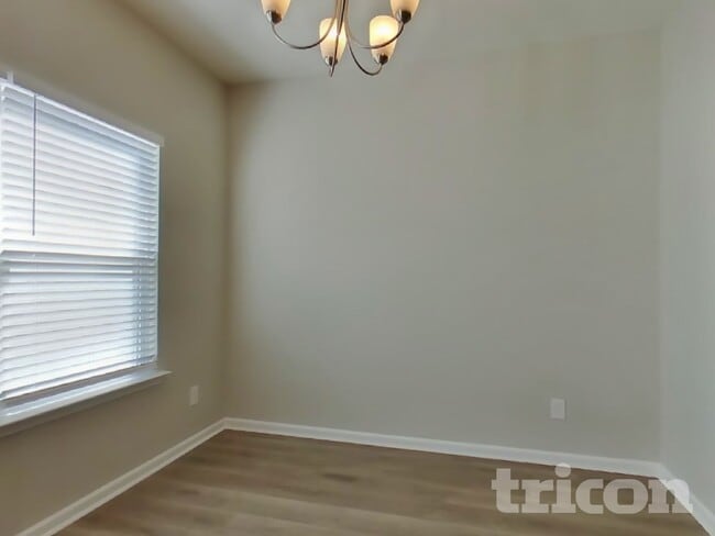 Photo - 309 Woodfern Ct