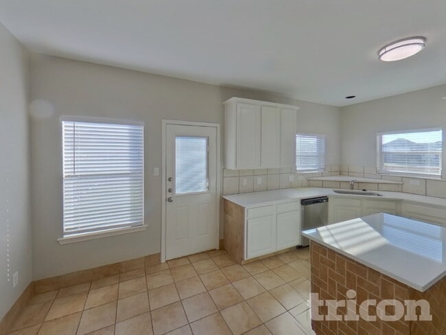 Photo - 521 Sandy Ln