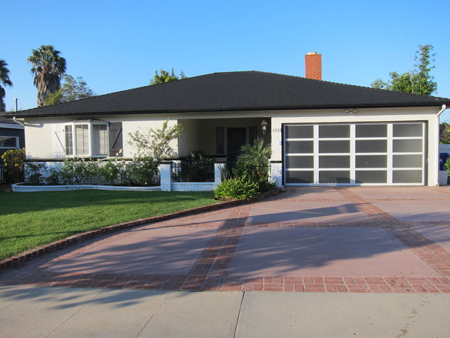 Front - 3441 Cabrillo Blvd House