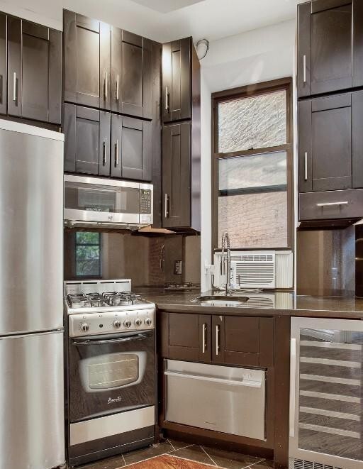 Photo - 246 Mott St Unidad 7