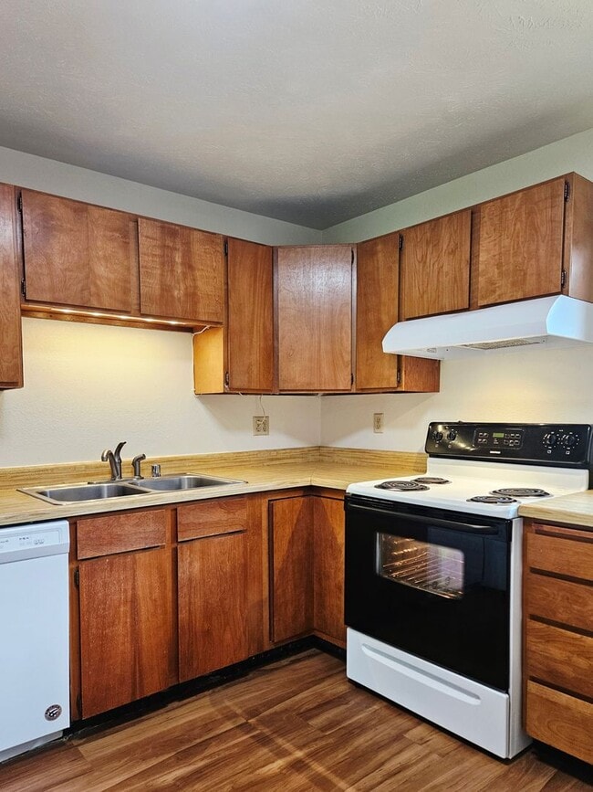 Photo - 709 Oconnor Rd Unit #4