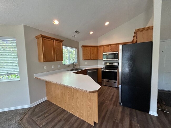 Photo - Top Floor Condo in great location!