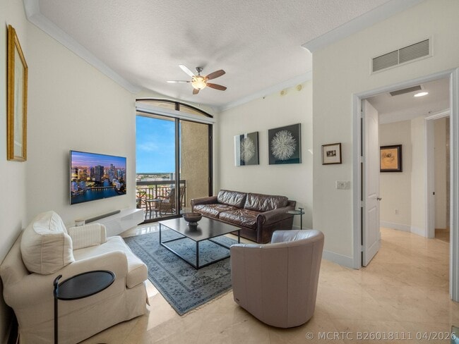 Building Photo - 701 S Olive Ave Unit 2117